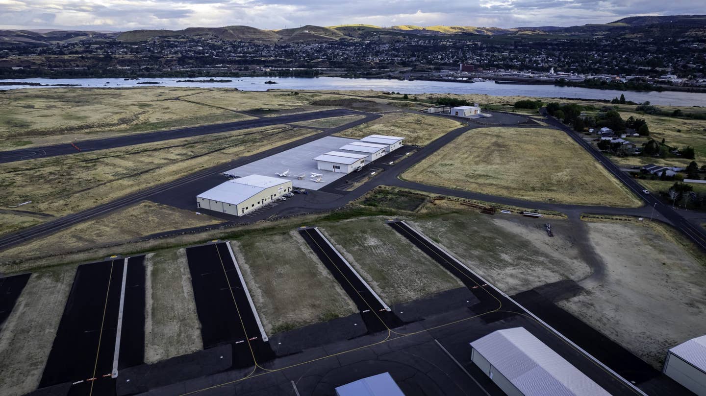 Hangar Shortage Spurs 2 GA Pilots to Launch Development Project