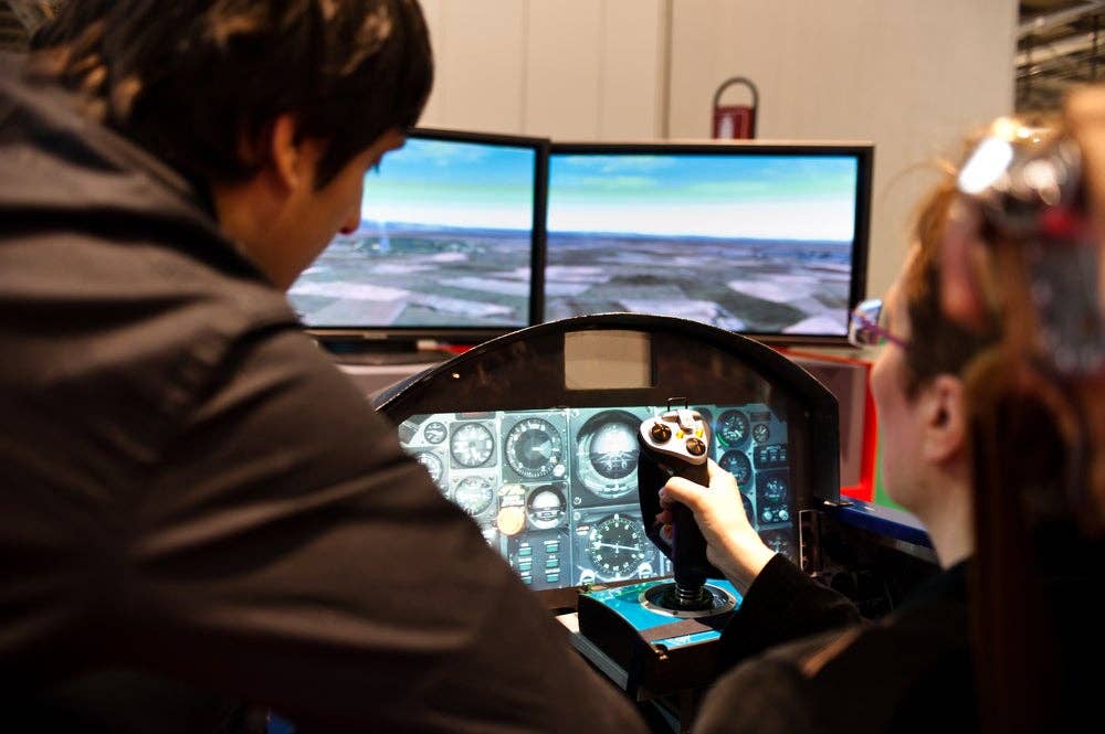 Survey: Home Flight Sim Helps Prepare Real-World Pilots